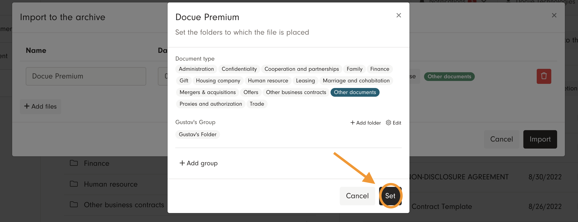Screenshot 2: Choose the file on your computer and if necessary change the folder in which the document should be archived. To change the folder, press "C